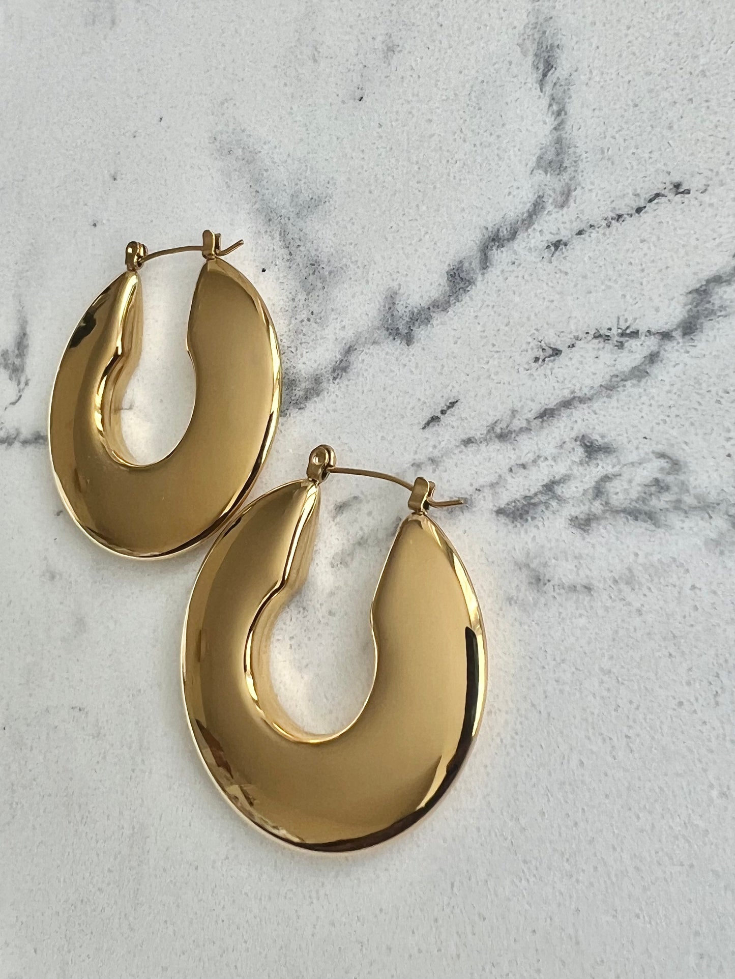 Camilla Hoops